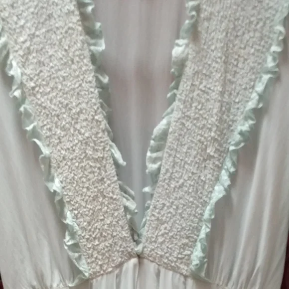 Flobert Vintage Long Sheer Pale Lime Green 50s/60s (?) Sleep Robe - Picture 3 of 12